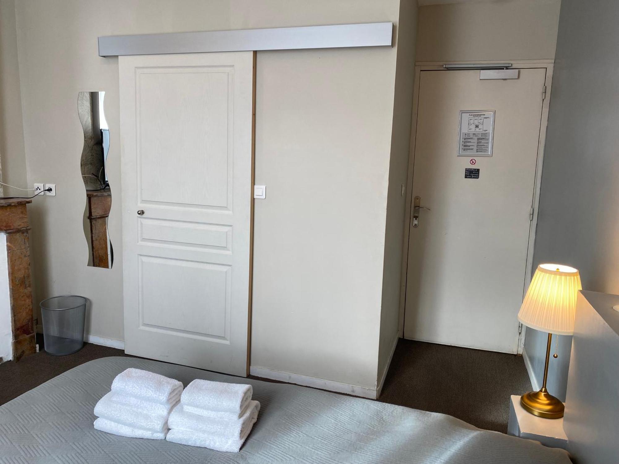 נאנט Hotel Saint Yves מראה חיצוני תמונה